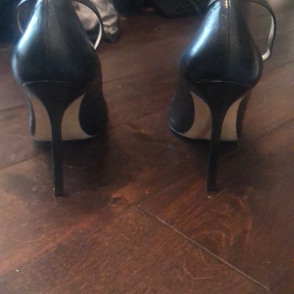 Manolo Blahnik heels with ankle strap - Picture 3 of 6